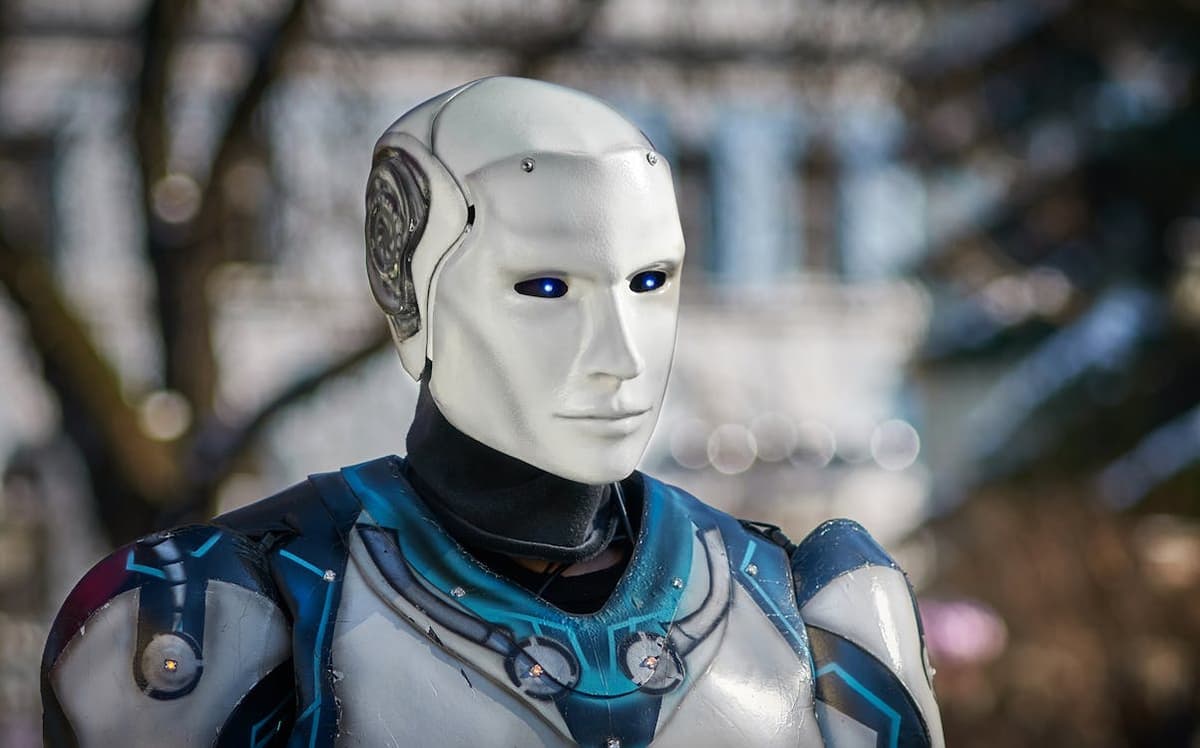 Humanoid robot representing artificial intelligence in modern manufacturing — symbolizing AI in additive manufacturing